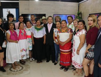 Con mucho entusiasmo y excelente madrina da inicio la trasmisión de LA VOZ DE MEXICO TV.