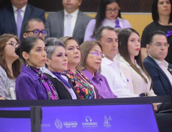 FISCAL GENERAL ASISTE A LA SESIÓN SOLEMNE DE ENTREGA DE LA MEDALLA “PREMIO ESTATAL A LA MUJER VERACRUZANA 2025”.