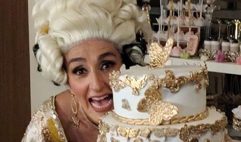 Bárbara Torres celebra su cumpleaños al estilo Bridgerton: elegancia, espectáculo y una carrera que trasciende la comedia.