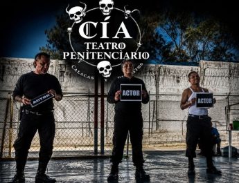 Calacas y Diablitos: cuando el teatro se convierte en una segunda oportunidad.