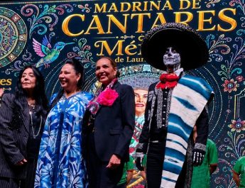 Cantares de México de Laura Díaz. Esto es México: una celebración escénica de la identidad y el orgullo nacional Ciudad de México.